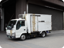 太成倉庫の関連会社太成貨物運輸保有の2トン車 セミロング冷凍冷蔵バン